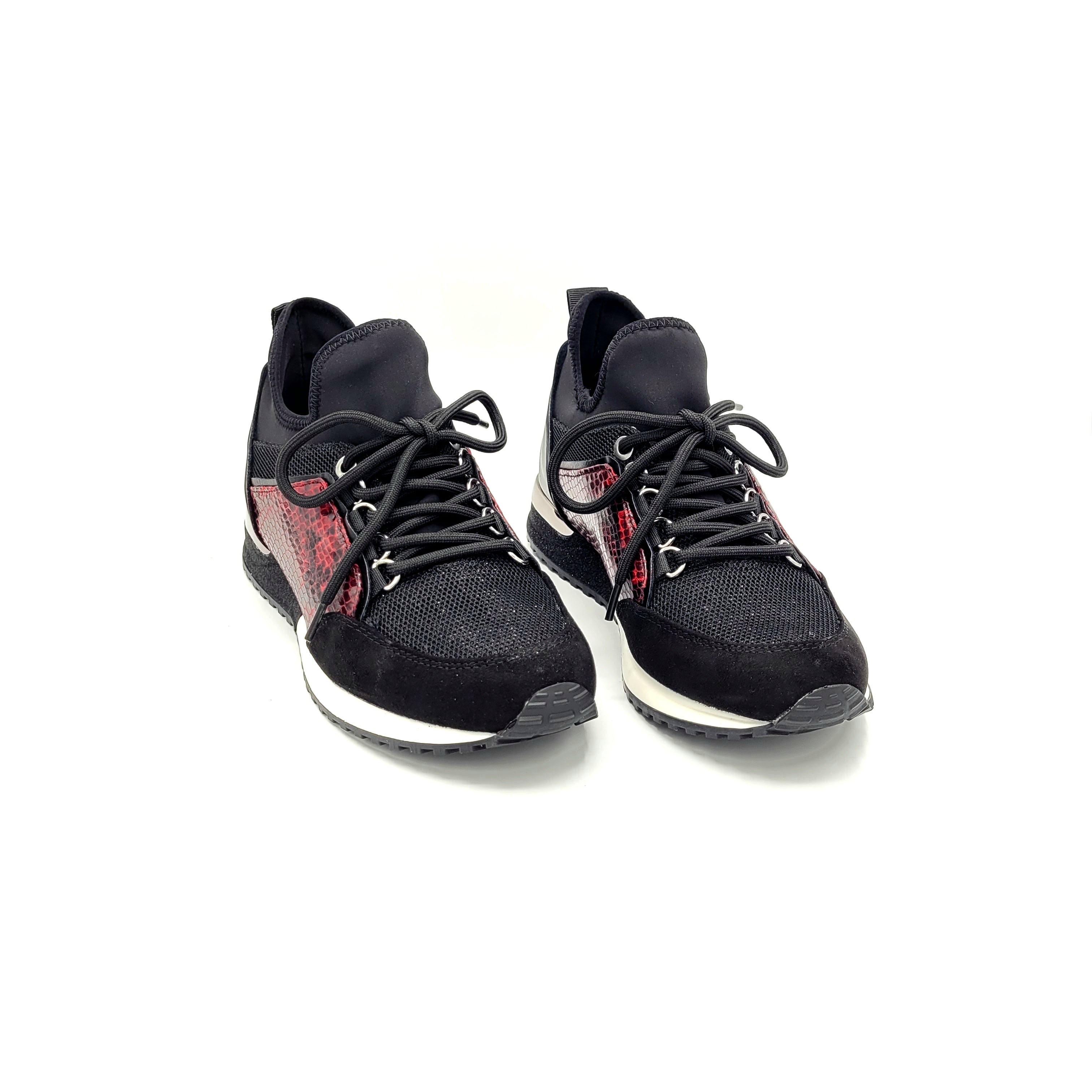 Sneaker negro-burdeos de La Strada